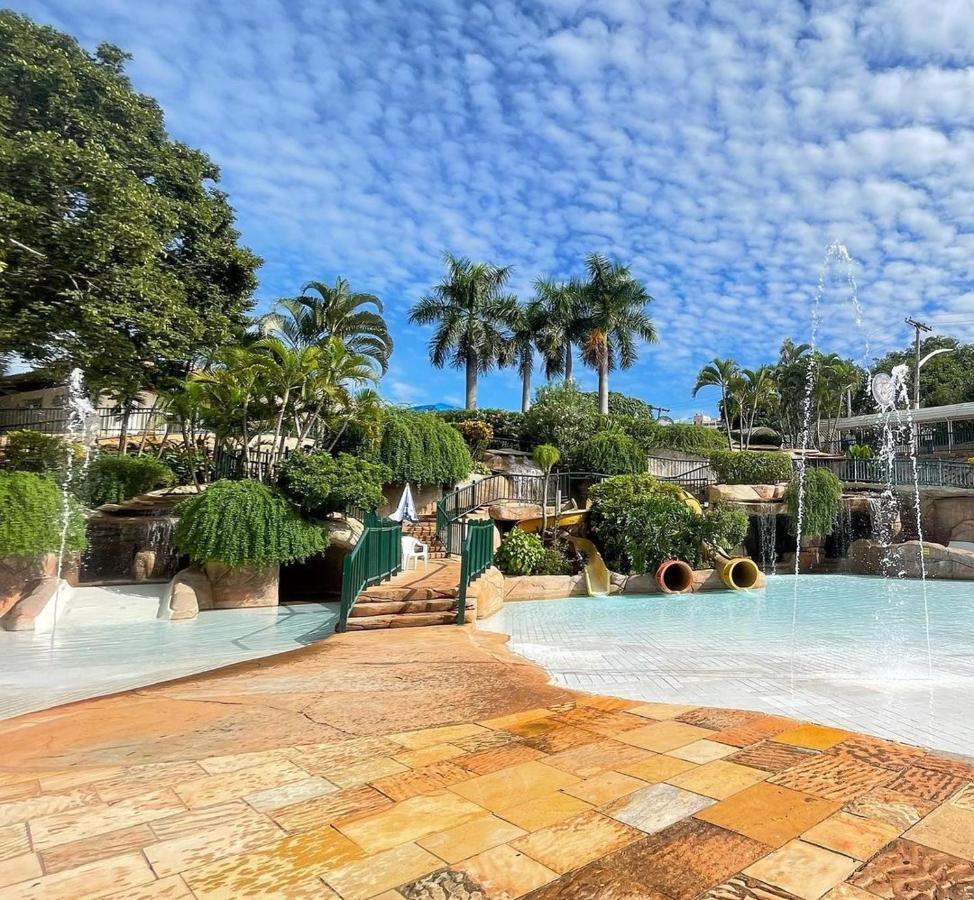 Hotel Diroma Fiori Com Um Dia De Acesso No Acqua Park Diroma Калдас Новас Екстериор снимка